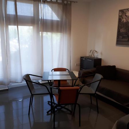 Kertvarosi Apartman II Тисауйварош Екстериор снимка