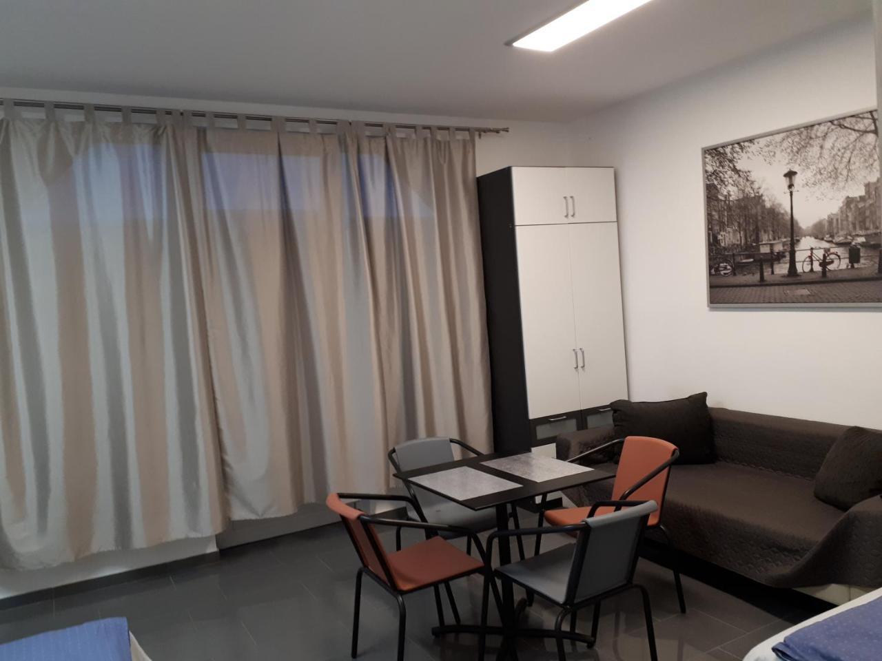 Kertvarosi Apartman II Тисауйварош Екстериор снимка
