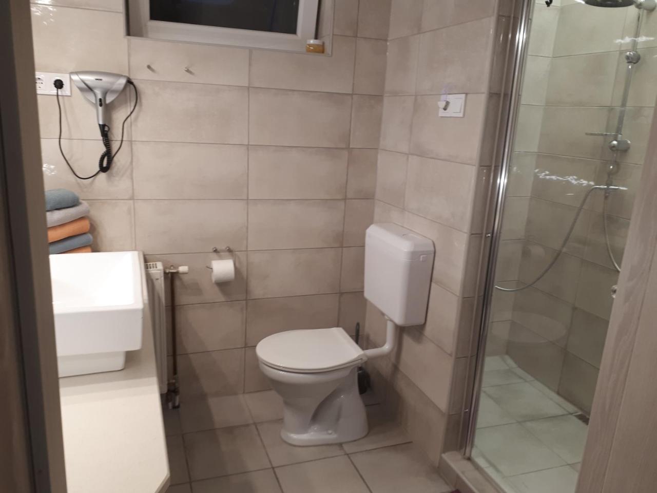 Kertvarosi Apartman II Тисауйварош Екстериор снимка