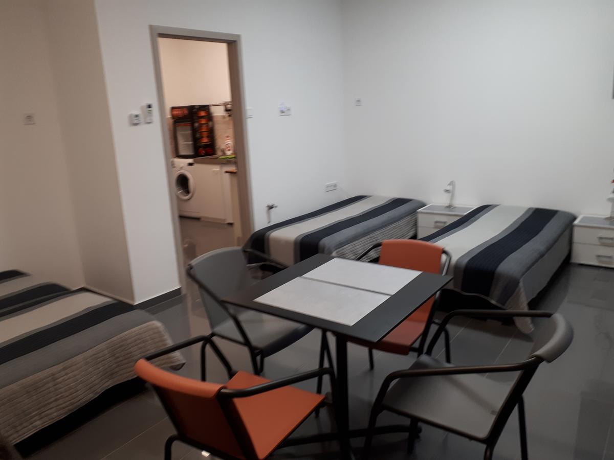 Kertvarosi Apartman II Тисауйварош Екстериор снимка